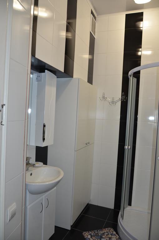 Apartment Viatores Lviv Exterior photo
